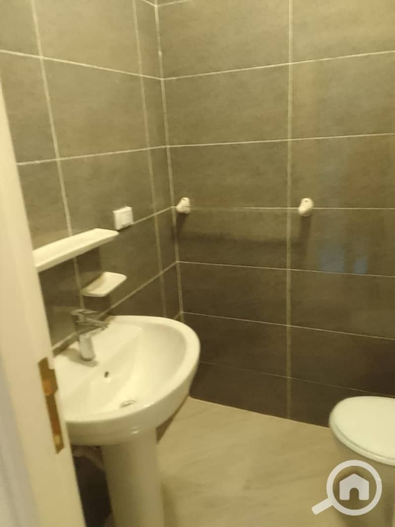 9 c071b528-3444-4495-a2a3-dbcd978f5fc5. jpeg