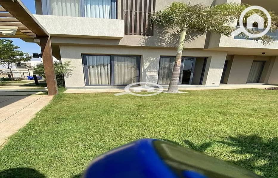 3 26466601-800x600_1400x900. jpg