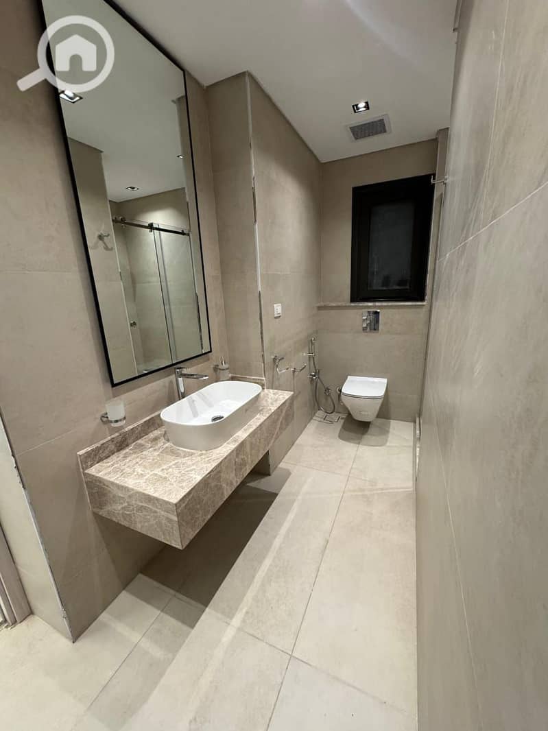 5 WhatsApp Image 2025-11-03 at 14.04. 39 (1). jpeg