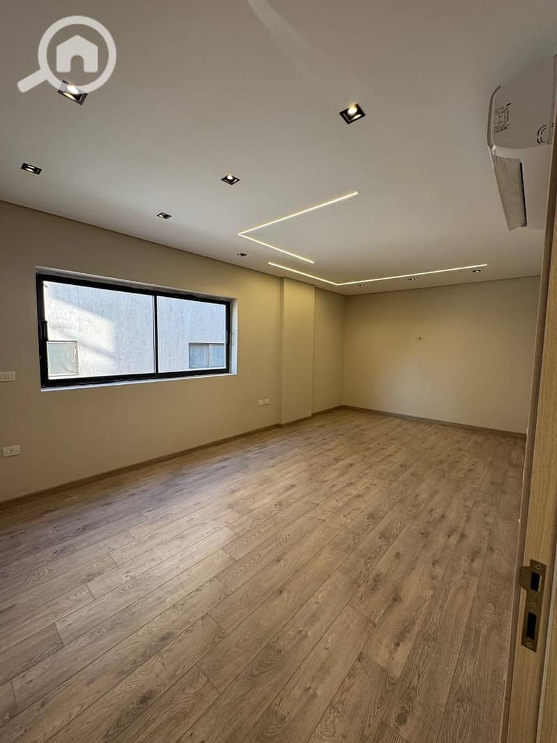 10 WhatsApp Image 2025-11-03 at 14.04. 37 (1). jpeg