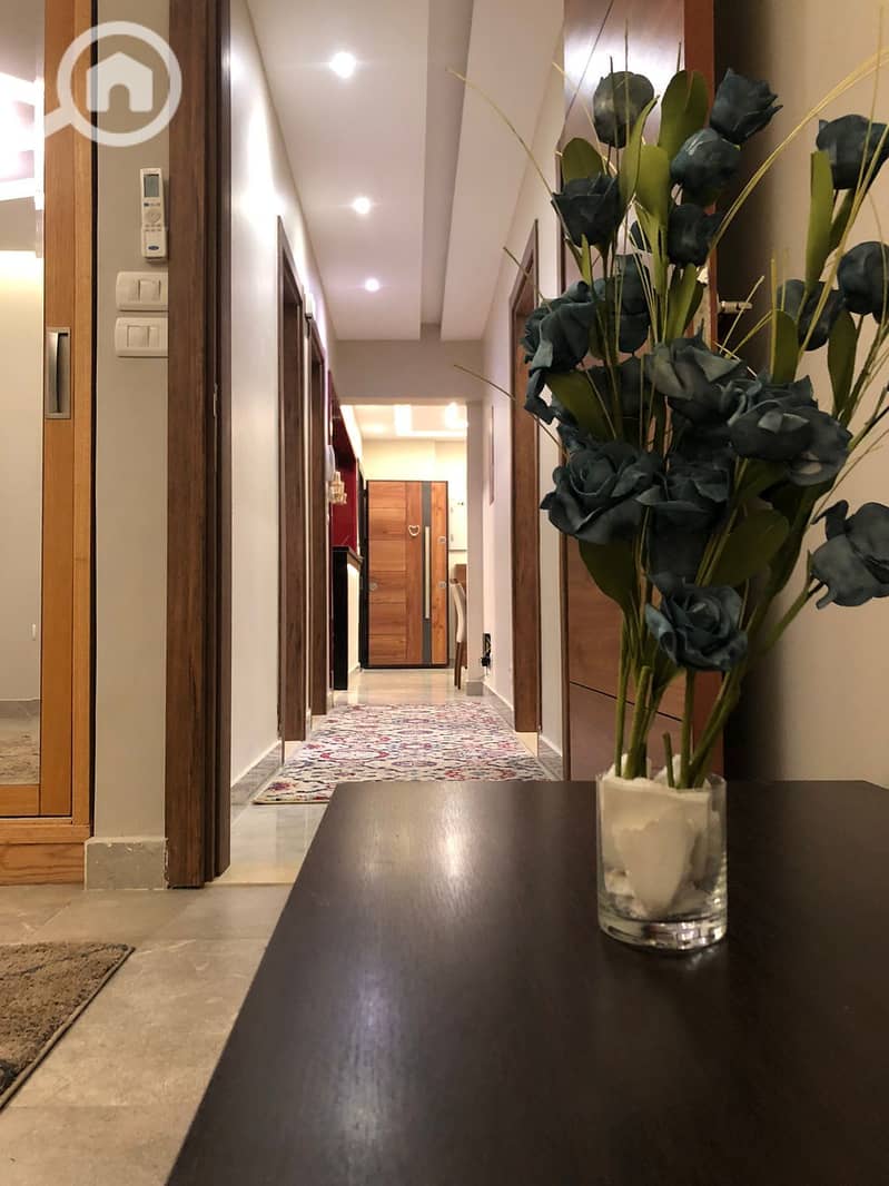 3 702dc39e-86da-4beb-8a73-e39e682f21fc. jpeg