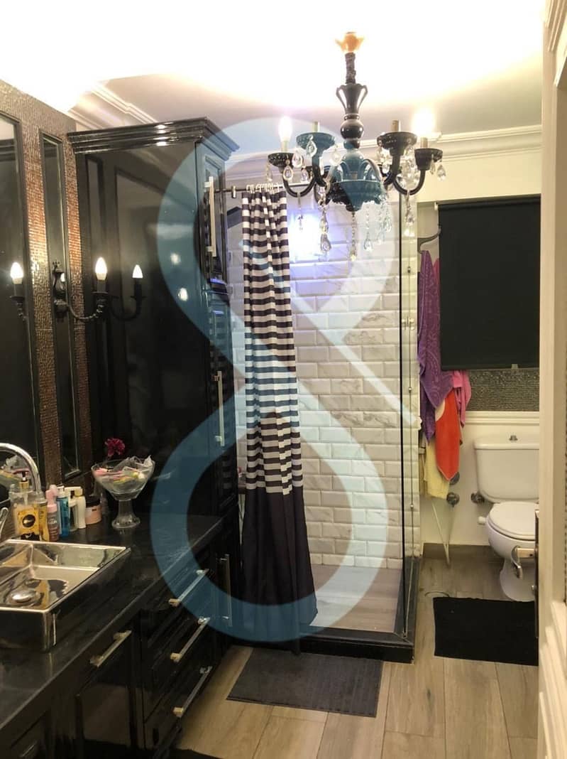 10 PHOTO-2025-11-04-18-01-59 4. jpeg