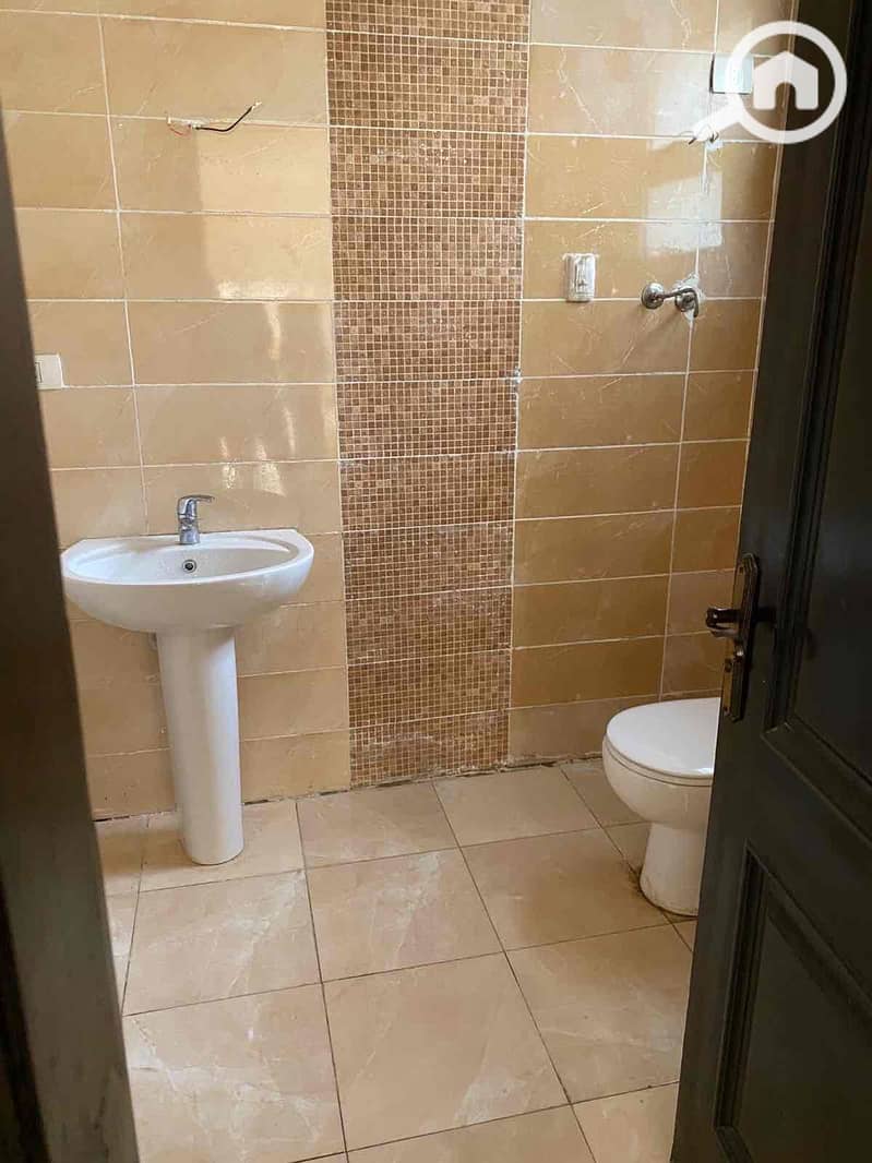 5 d0c84de1-3bac-4c85-adc6-bbf32e6839b8. jpg