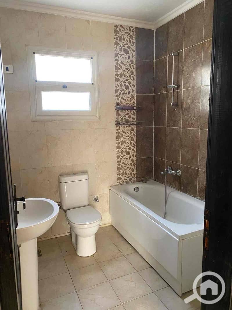 6 a79dc3eb-ce56-4826-a841-7612e8eee335. jpg