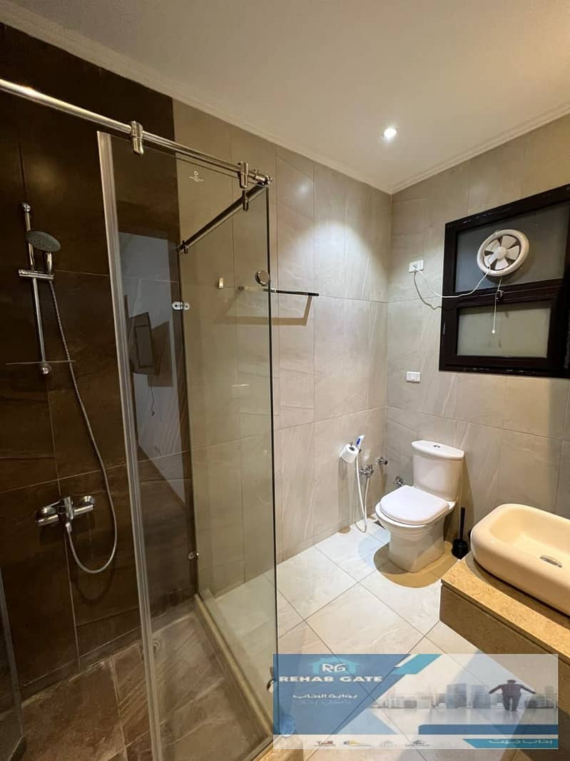 10 844f8847-d785-4c53-be33-44a5f3ccba5b. jpg