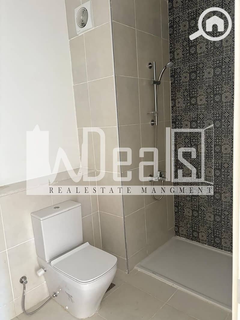 6 WhatsApp-Image-2025-10-22-at-4.42. 53-PM. jpg