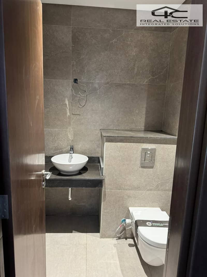 4 WhatsApp Image 2025-11-03 at 18.05. 09 (1). jpeg