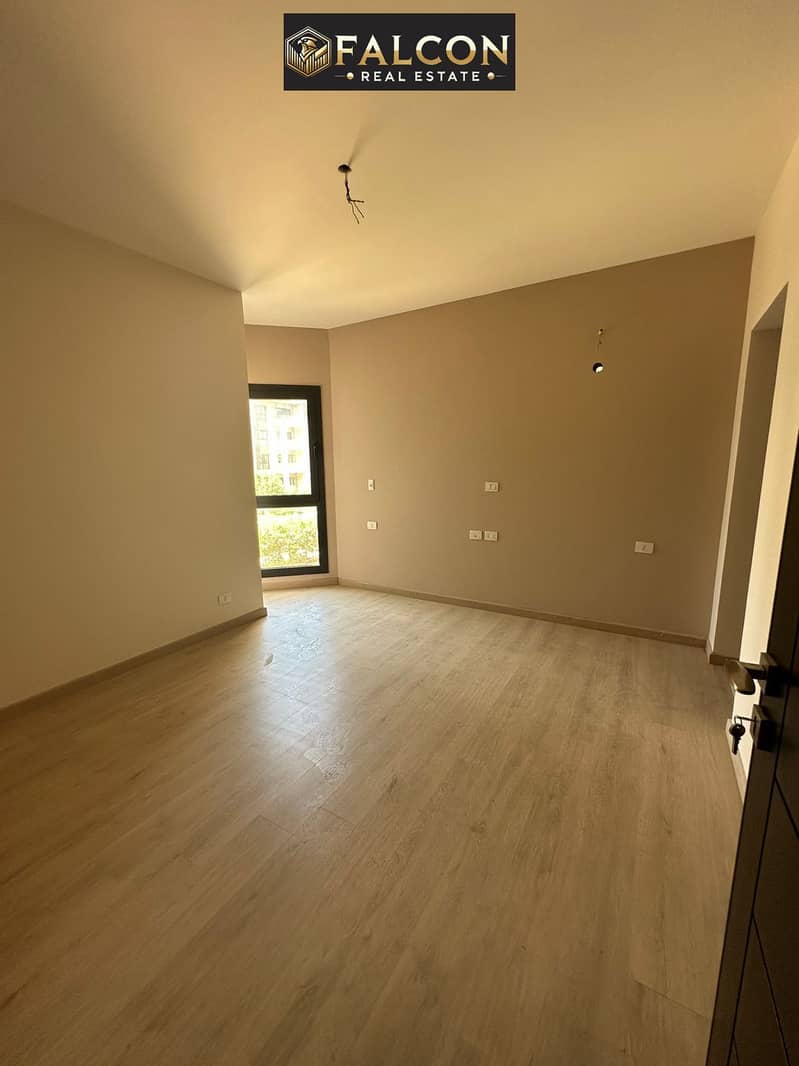 8 992e8303-d4e9-497d-9035-79cc3f95d8ce. jpeg