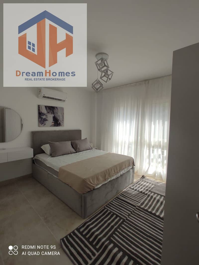 12 c7a45ee5-9f3e-42c8-8231-7a402ce41bc3. jpeg