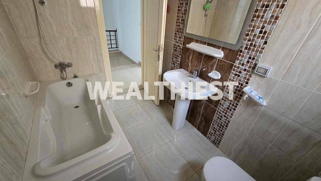 11 2b354815-e249-4edc-ba16-6d97cd24c5a0. jpg