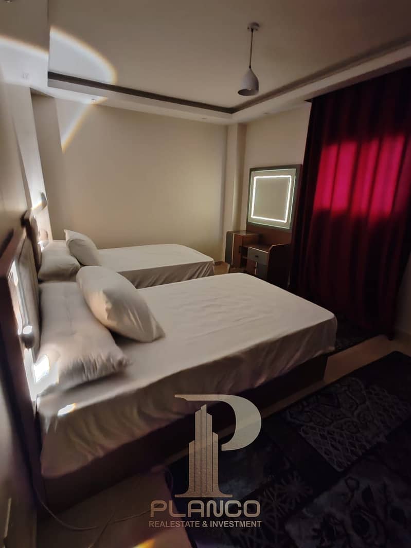 5 48d6f955-6c09-4f50-8e6a-24a9631f6cf2. jpeg