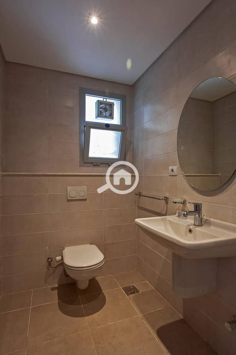 5 WhatsApp Image 2025-11-04 at 17.34. 39 (1). jpeg