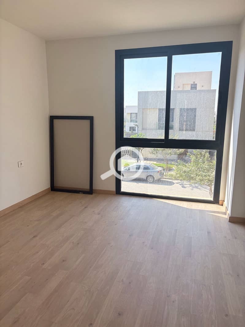 6 72d1dd87-e309-4e0e-9722-0193378a96fa. jpg