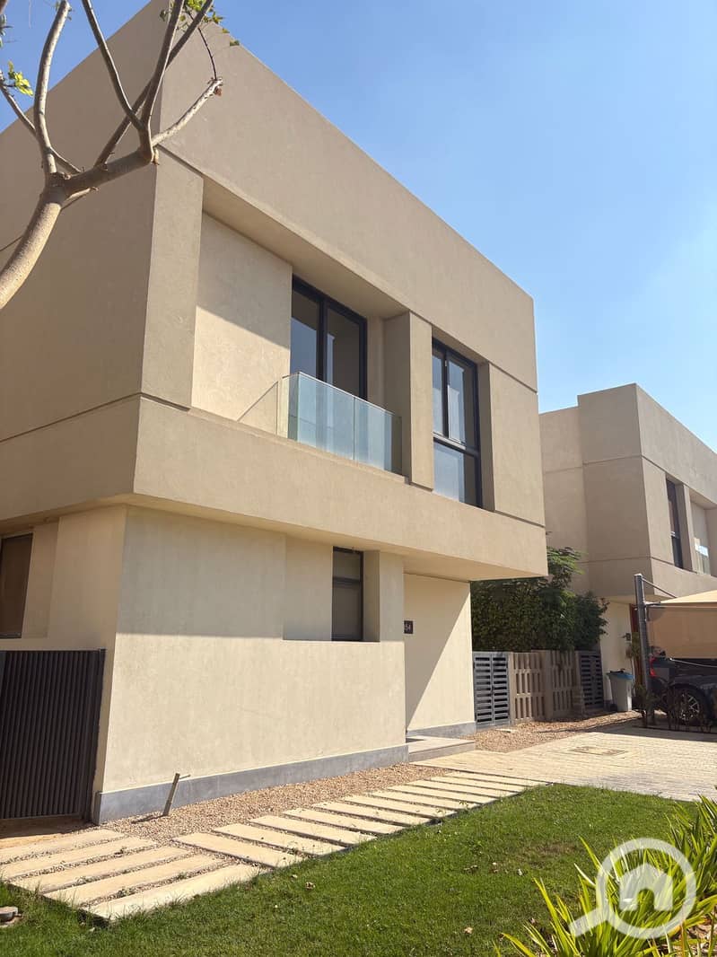 14 ec657b11-9268-43f7-8ca3-66511d8591cd. jpg