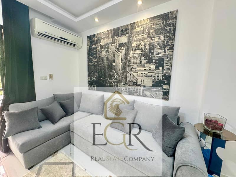 6 e2c4e7bc-8241-4f45-8d34-aedba20a4208. jpg