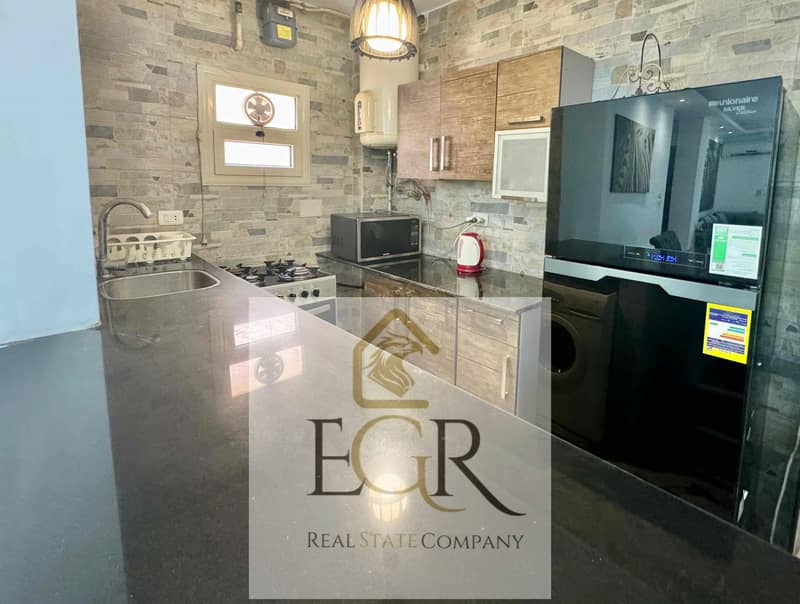 12 d31e2b7c-00ce-4e61-bbeb-e9b1c663caad. jpg