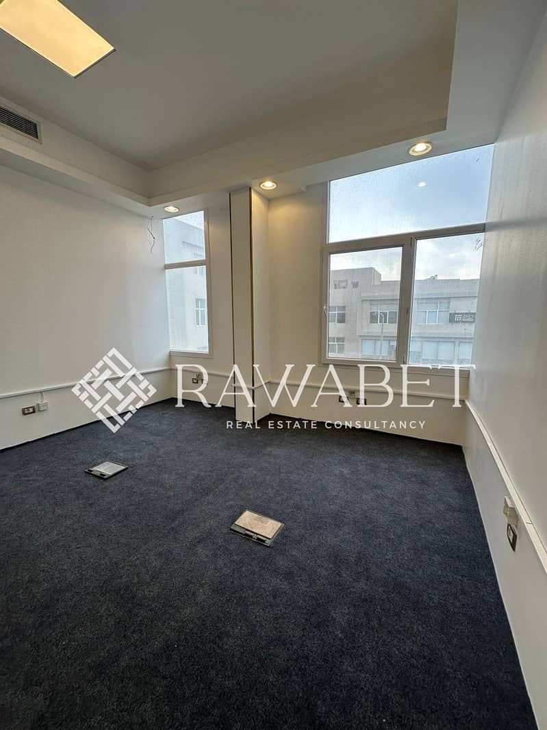 2 6638c95b-1e98-49e2-8bc5-254f46ffd7b3. jpeg