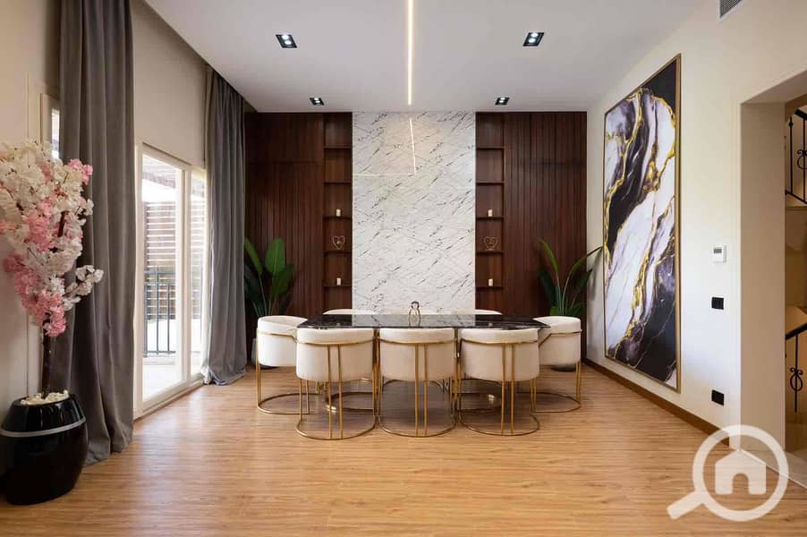 4 5b40a867-97f8-414d-99ab-ff2d781330c7. jpg