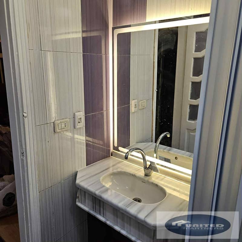 12 5efa1595-760b-421f-abd5-7e634e930fb7. jpeg