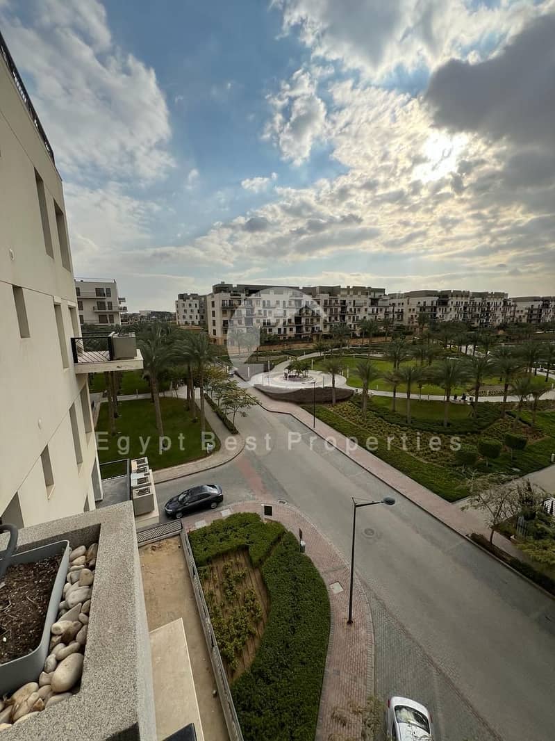 6 043b67b2-aa48-41de-9dff-772d2bba90c6. jpg