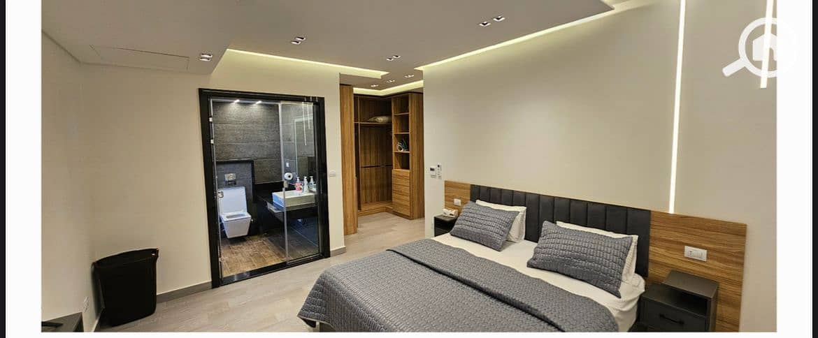 6 64e0cbfb-56ef-40ab-8f38-916d6956e657. jpeg