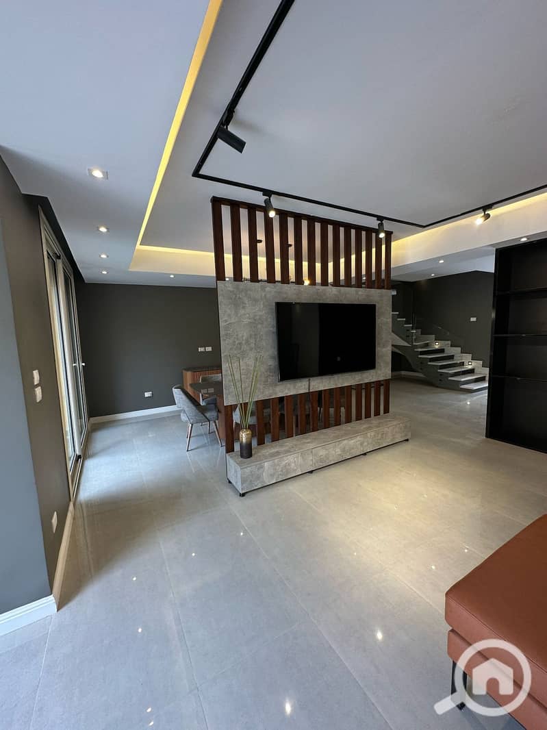 2 05ff127e-2ab3-435a-a46e-f2b07285768c. jpeg