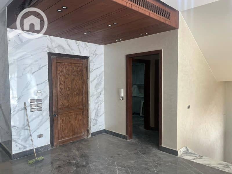 15 3922b5ce-8604-4148-8416-ab3aaec65874. jpg