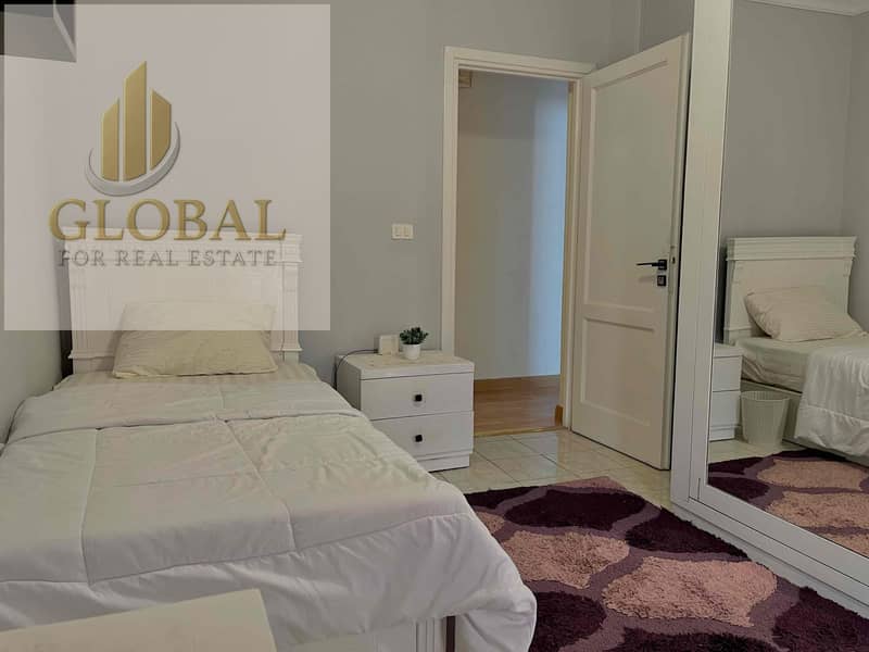 4 208de068-6764-4801-a38a-3d6ecc373807. jpg