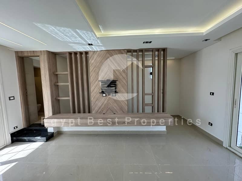 2 f7c8e69a-3569-4ba5-b6c6-9efeb36b18db. jpeg