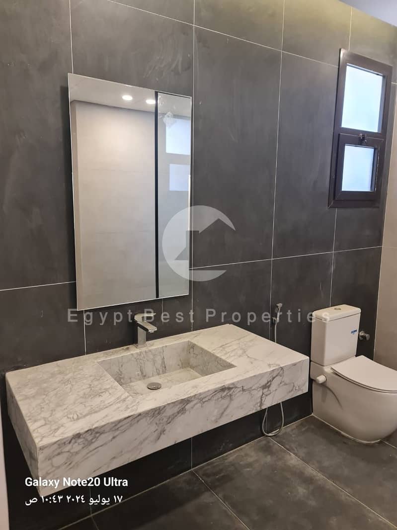 13 ec32f408-639a-4766-b5ff-186c4686e088. jpg