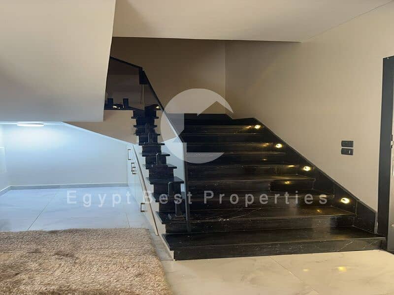 4 6cbf00e8-90b5-42c7-8e42-e98b0f51da1e. jpg