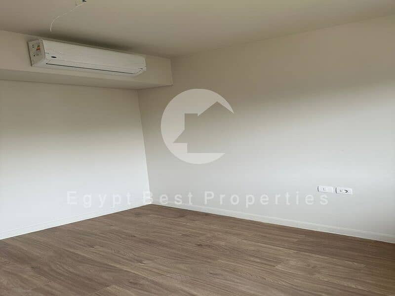 4 5d36bd9b-f0f5-484e-9071-3514eee3e5b6. jpg