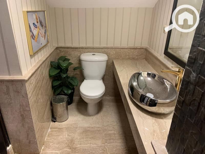 16 8970bf6a-6902-4e2e-9d41-4ddbd1617dfa. jpg