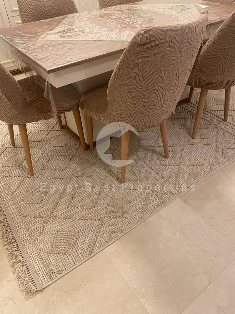 3 872f81d0-5ed0-46b3-94d5-ddee3ce817d6. jpeg