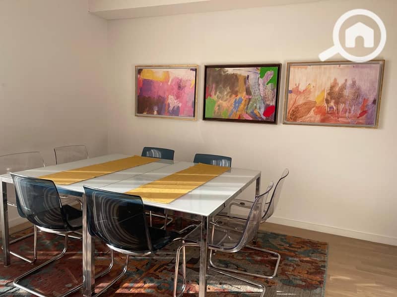 4 9580d4bc-d8f4-41f0-9771-bded6a5c5885. jpg