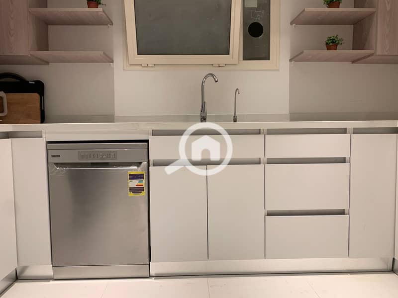 9 f3ab6d49-d9da-4e23-9e8d-fb683922bc23. jpg