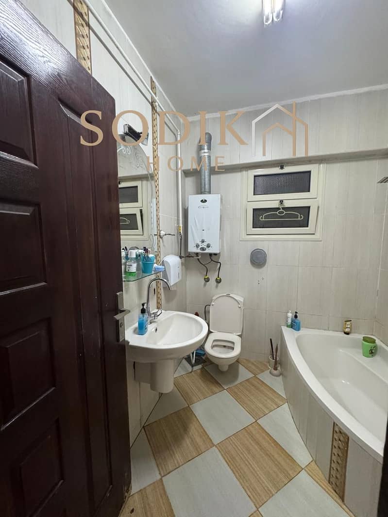 8 01f45e76-6cf5-40dc-83f9-00ba2c695d77. jpg