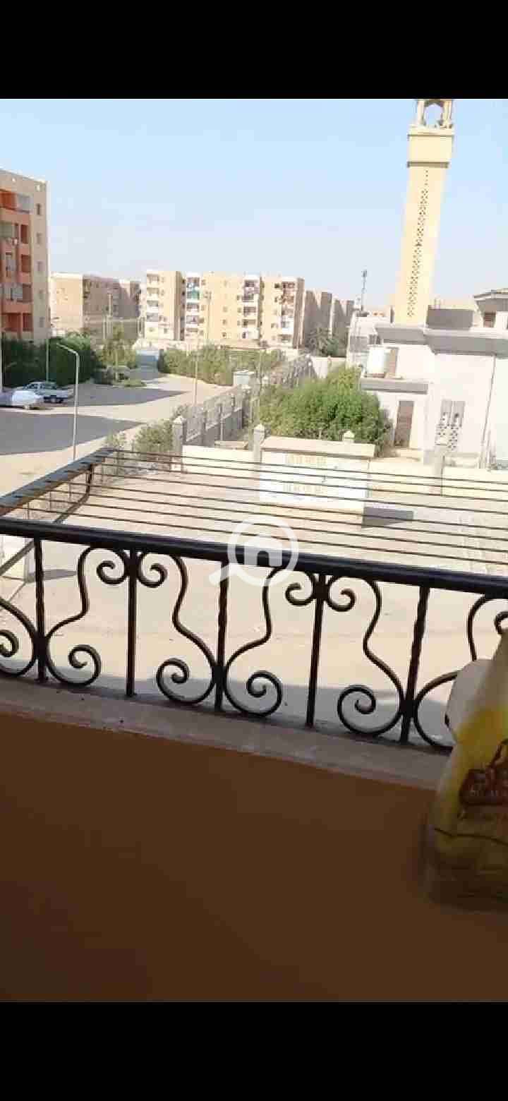 4 Screenshot_20251104_184910_com. whatsapp. w4b. jpg