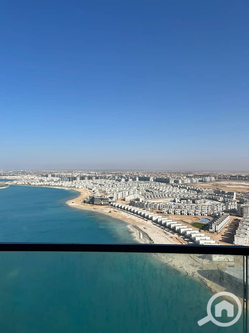 10 02c89559-1501-4130-858e-fbc02860fbb4. jpeg