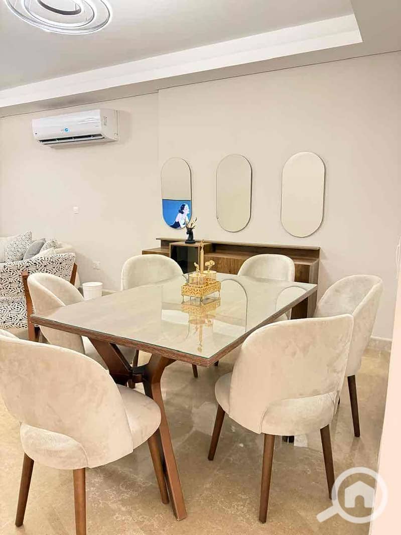 5 612cf4e3-5b51-4629-a9cd-e9d616841bc7. jpg