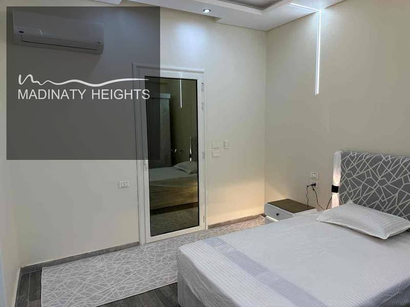 12 f4fc35ef-b2c7-4929-9321-361e45e951b0. jpg