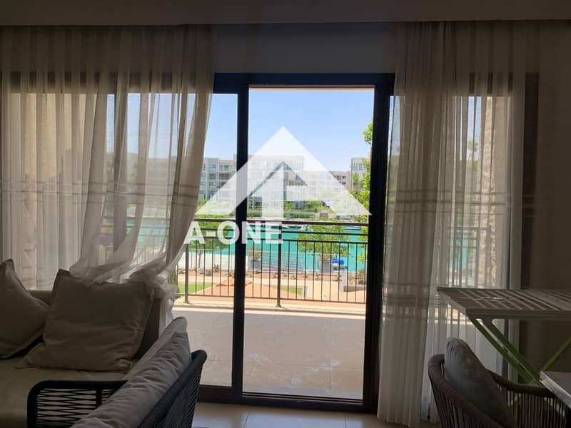 4 1e9b5856-da55-48fe-a91b-4475c3834c7c. jpeg