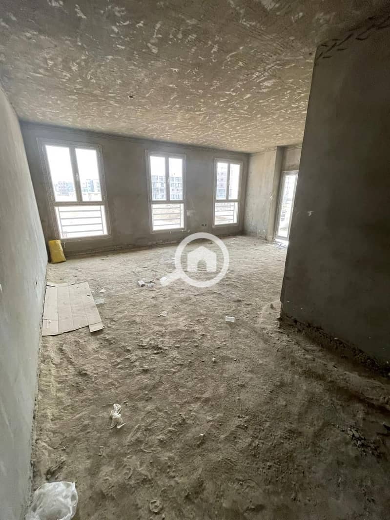 9 WhatsApp Image 2025-11-05 at 23.03. 26_b3ba9fb5. jpg