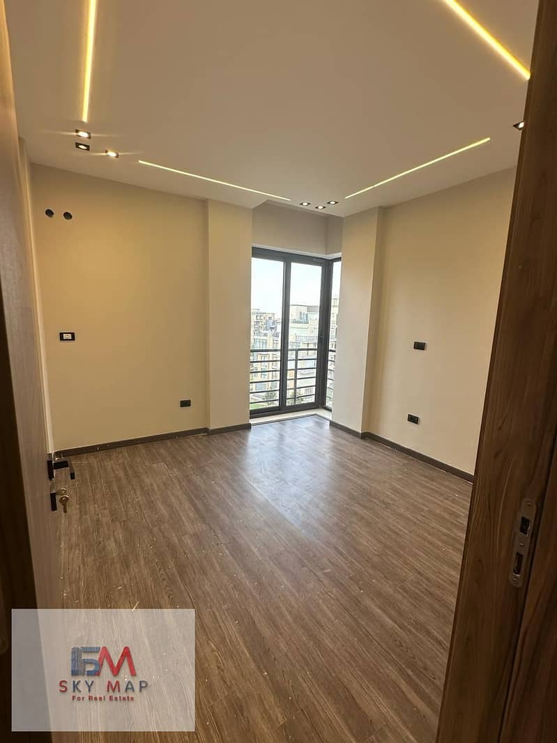 4 64dd2377-9df6-4c71-9e69-4020196e751a. jpg