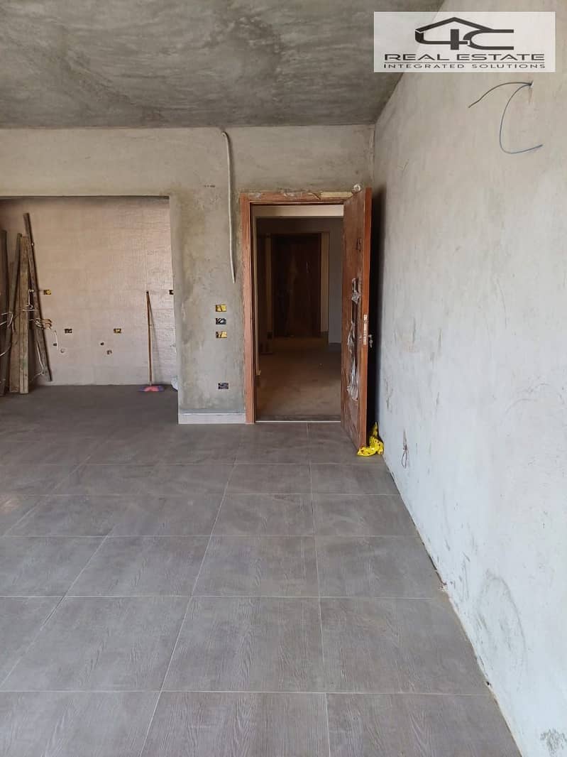 3 WhatsApp Image 2025-11-06 at 00.41. 04 (1). jpeg