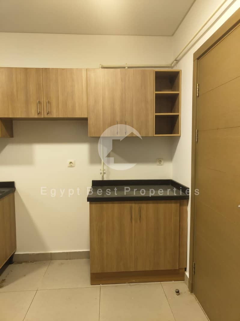 9 146445e7-919d-43f0-ae0e-0df5677bcb68. jpeg