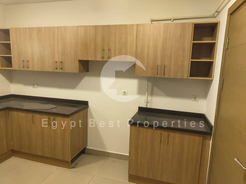 12 f6e033bd-a786-465f-a6e6-05f56fa1d747. jpeg