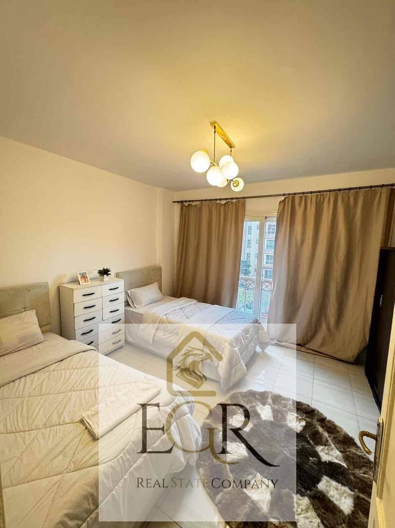 7 b89a43e0-d013-4d76-9e0e-fc26e3b2e6ba. jpg