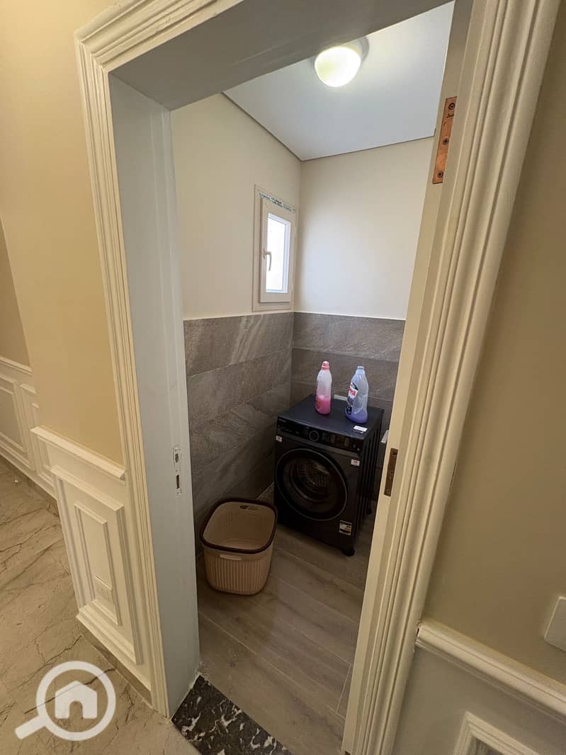 7 f53b5906-f3d0-4a8e-b84b-98dcb4bd8f15. jpeg