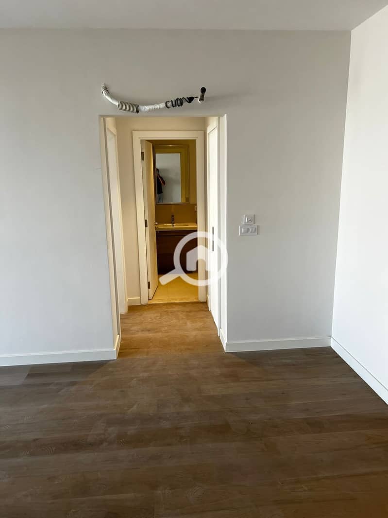 6 3532fac6-a1e8-4213-af1d-83a9b811c5bc. jpeg